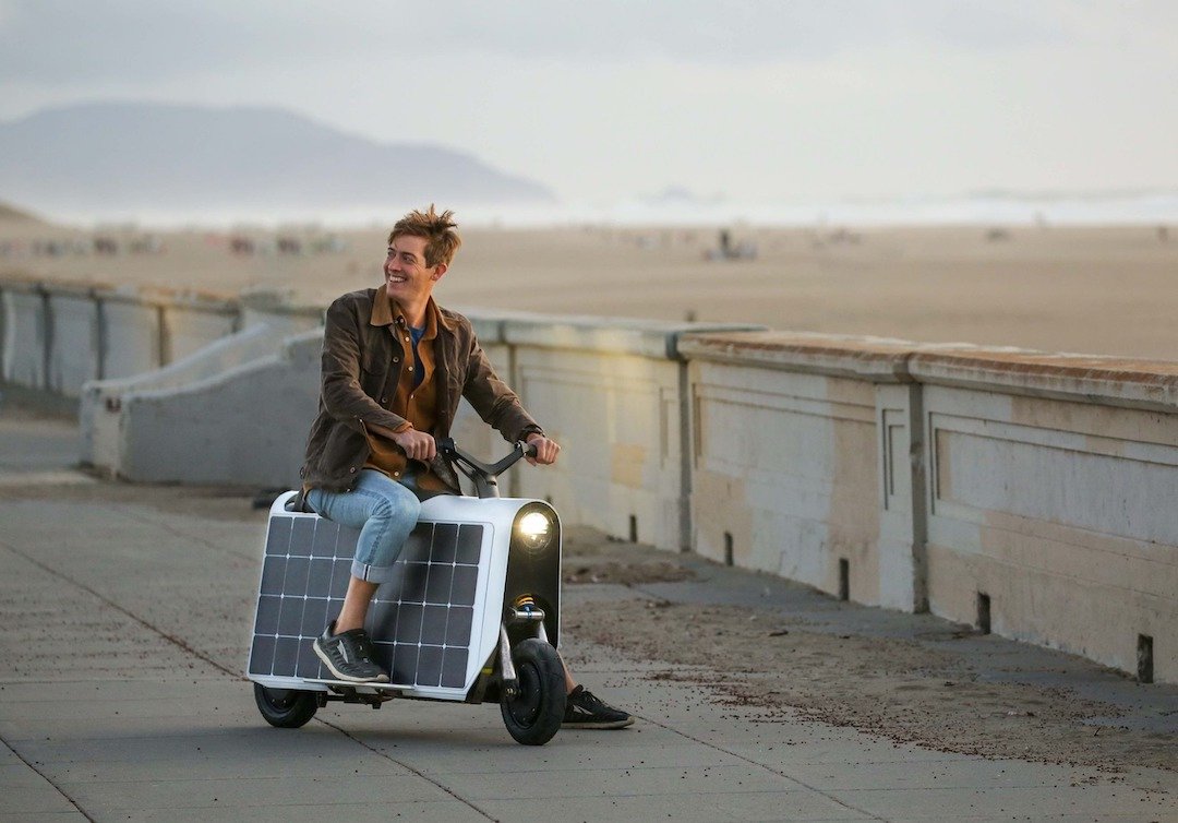 Sun-powered electric scooter gets its energy from the sky, no plug needed – What Caught Your Eye