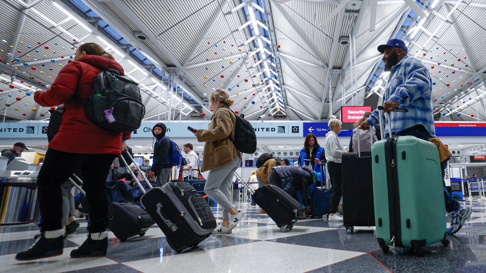 Consumer Protections Kick In Ahead of Holiday Travel Surge