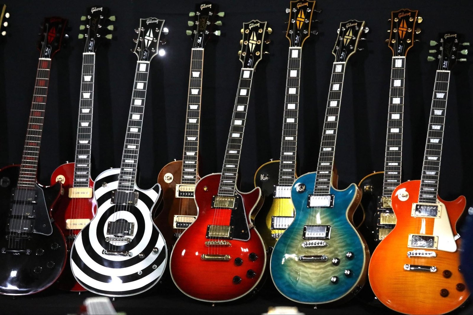 US Customs Seize 3,000 Fake Gibson Guitars Worth $18 Million