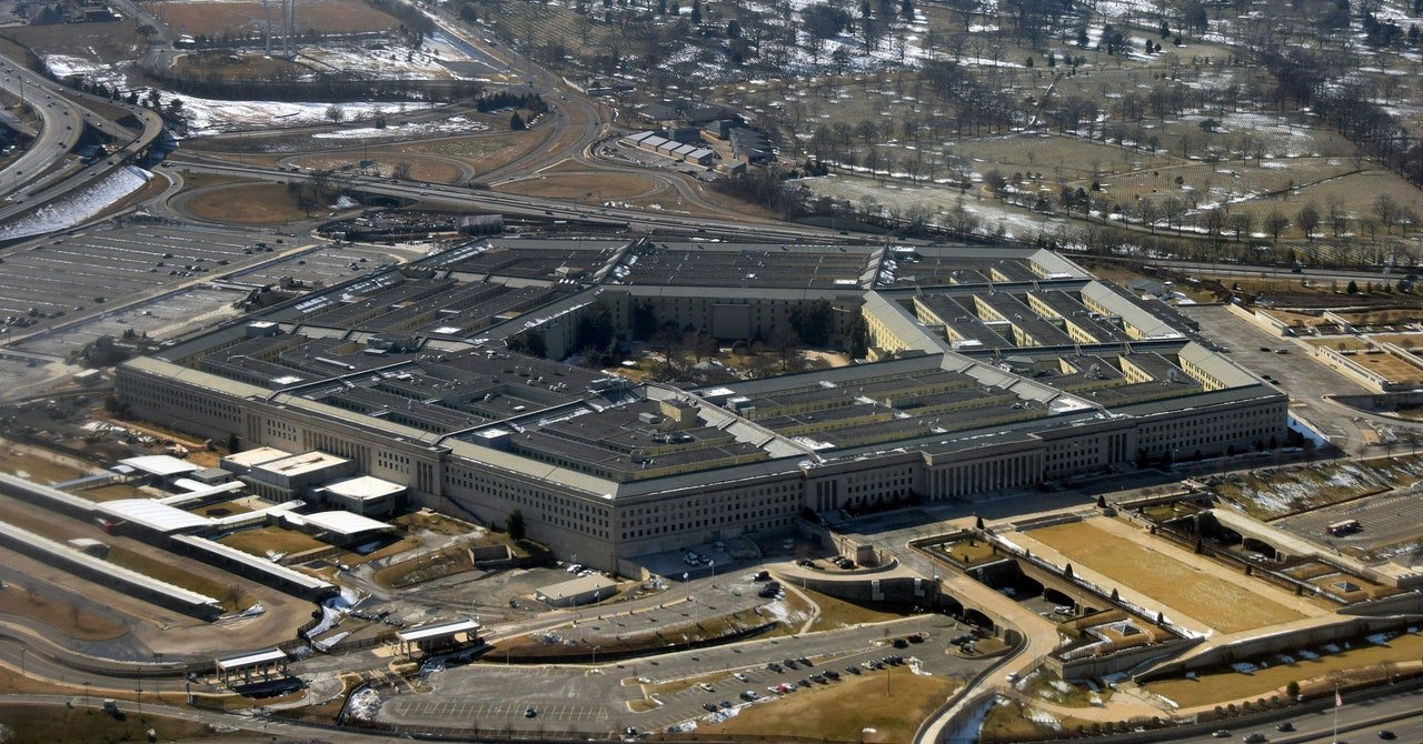 Senators Warn the Pentagon: Get a Handle on China’s Telecom Hacking