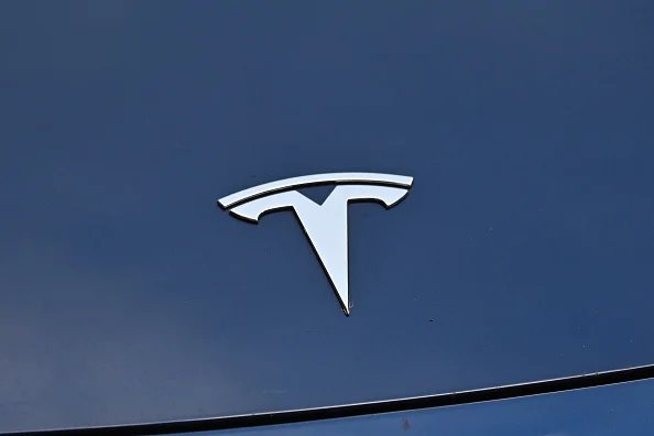 Tesla Recalls Nearly 700,000 U.S. Vehicles